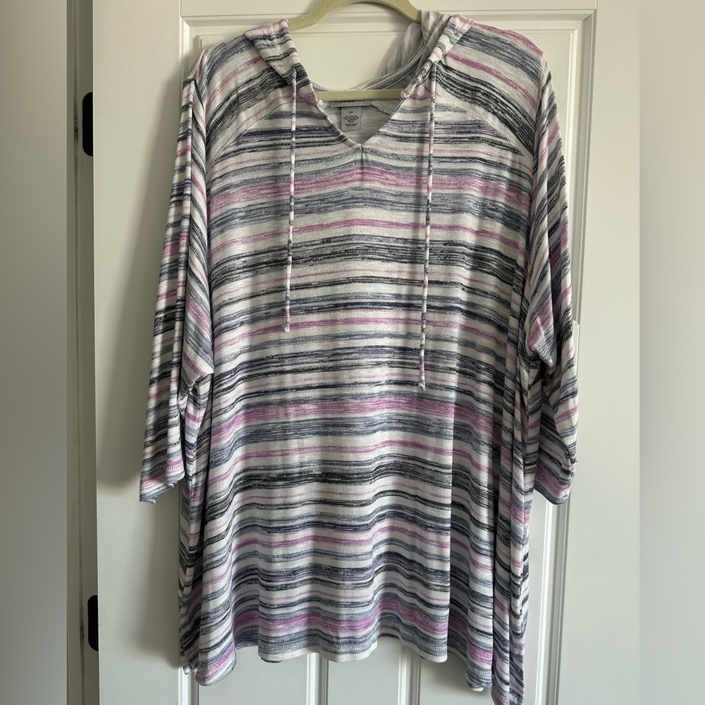 Women’s plus size 3X Striped Hooded knit Top with Drawstrings.